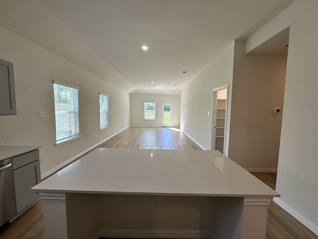 Building Photo - 1821 Aleia Cv