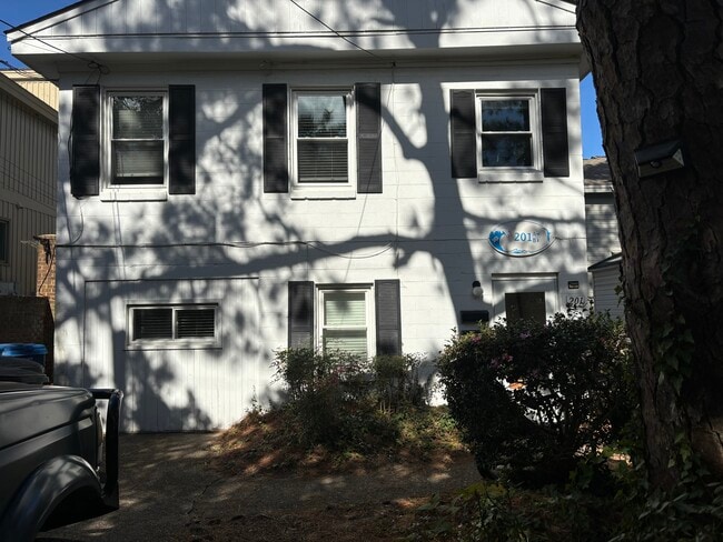 Primary Photo - 201 86th St