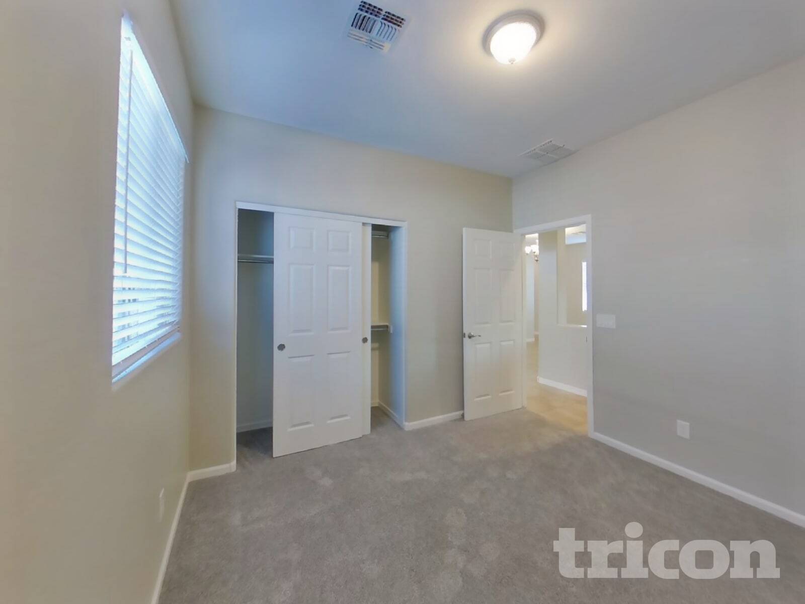 Building Photo - 723 W Dana Dr