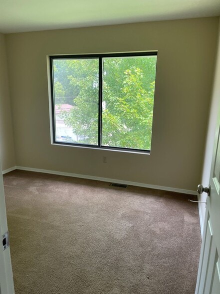 Building Photo - 23 Dixons Ct