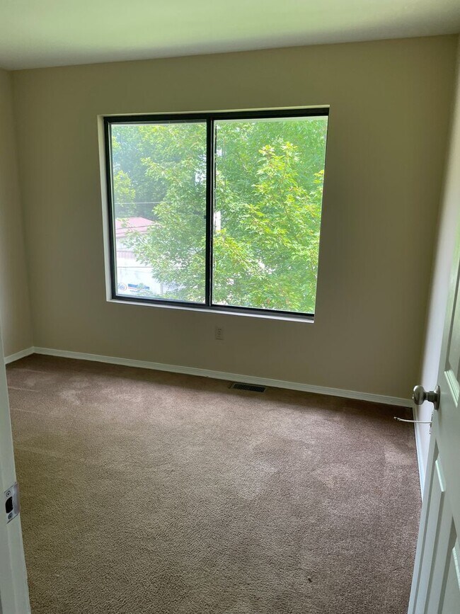 Building Photo - 23 Dixons Ct