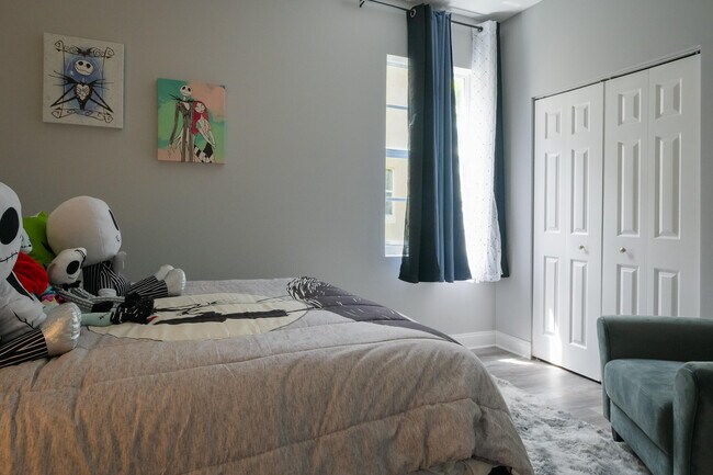 Building Photo - 5569 SE Hammock Reserve Terrace