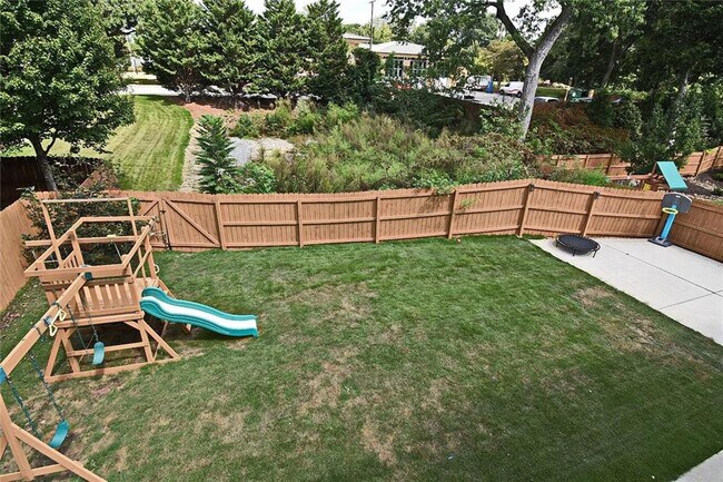 Building Photo - 2625 Hickory Hill Dr