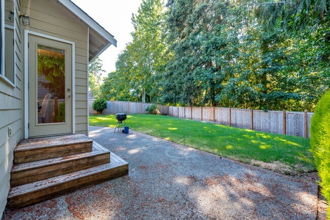 Building Photo - 2709 17th Ave Ct SW