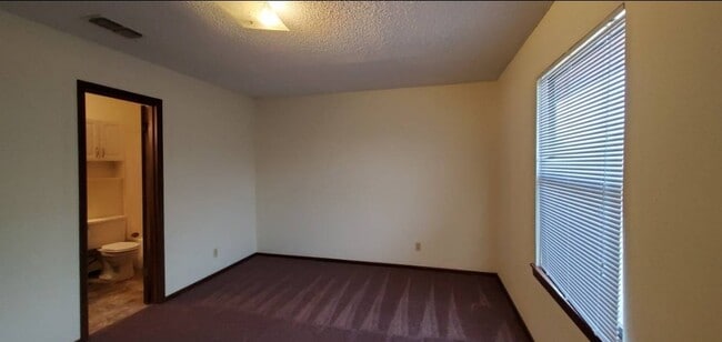 Building Photo - 5112 Shadylane Dr