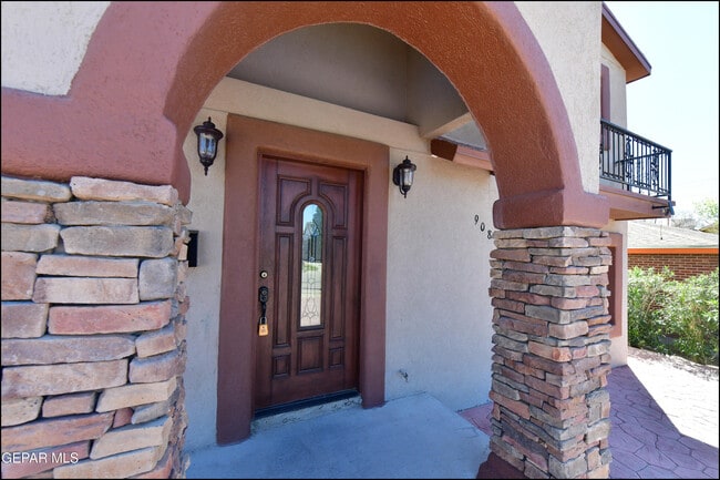 Building Photo - 908 Bolivia St