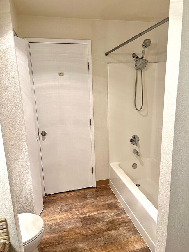 Building Photo - GREEJ03