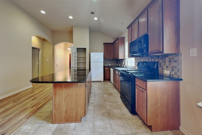 Building Photo - 1411 Cameron Park Ln