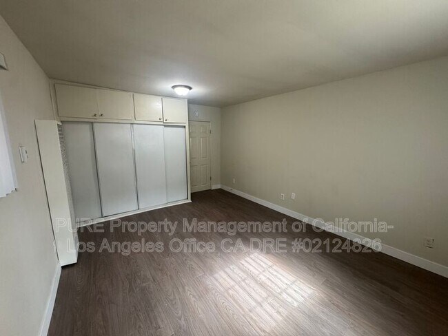 Building Photo - 14601 Osage Ave