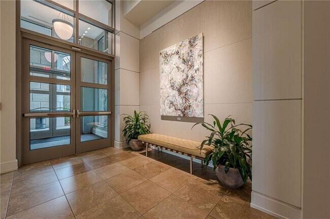 Building Photo - 2795 Peachtree Rd NE