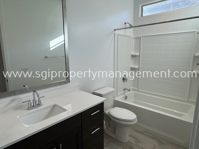 Building Photo - 16949 W Evergreen Rd