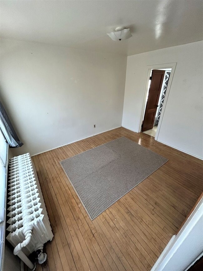 Building Photo - 300 S Maple