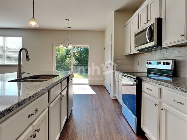 Building Photo - 1125 Amberly Wy