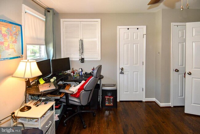 Building Photo - 5815 Arbroath Dr