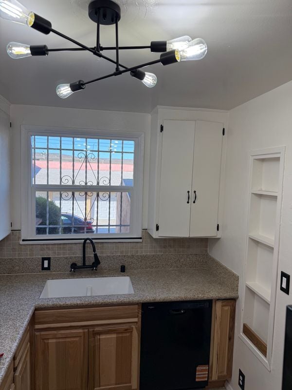 Building Photo - 3311 1/2 West 78th Street