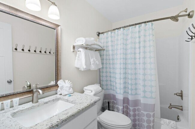 Building Photo - 1948 W Beach Blvd