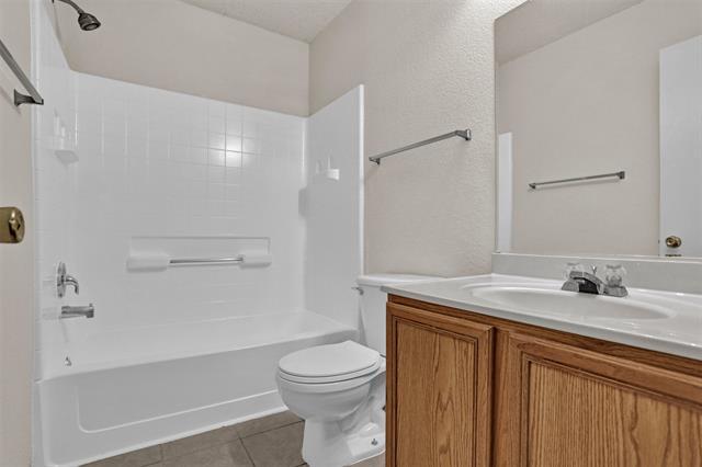 Building Photo - 105 Sandlewood Dr