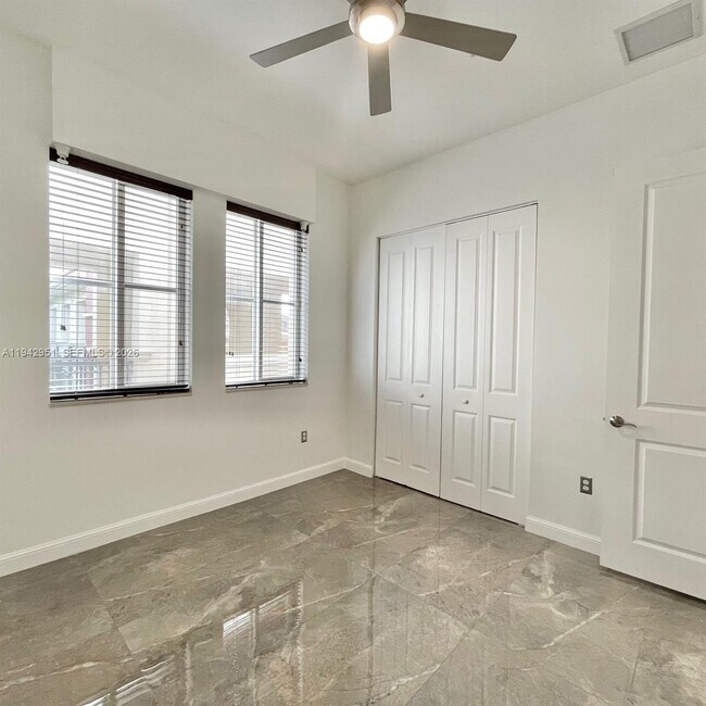 Building Photo - 3020 NW 125th Ave