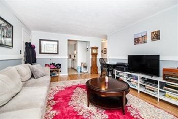 Building Photo - 126 Parker St