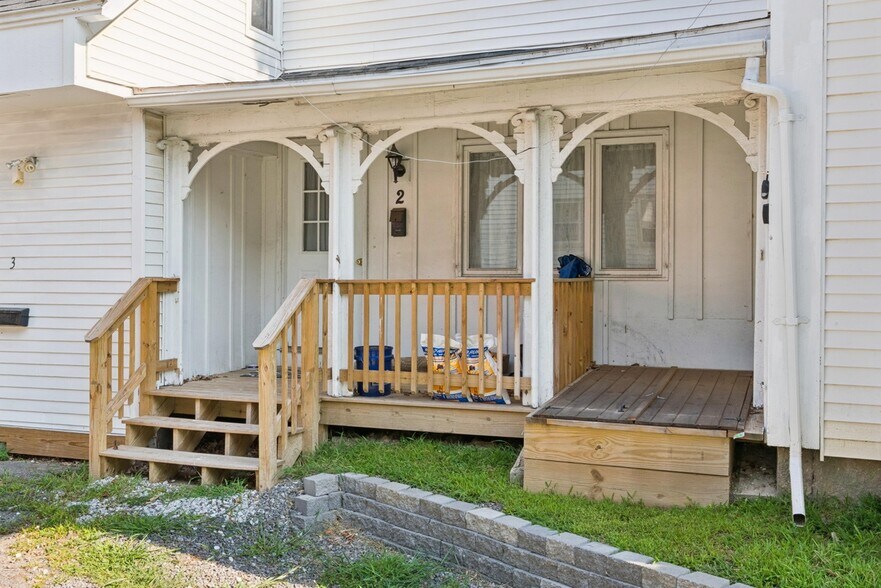 Building Photo - 56 Chapel St