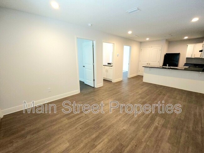 Building Photo - 313 N Navy Blvd