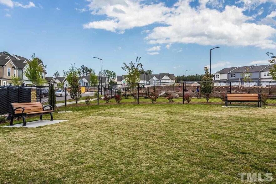 Building Photo - Room in Townhome on Whitesell Way