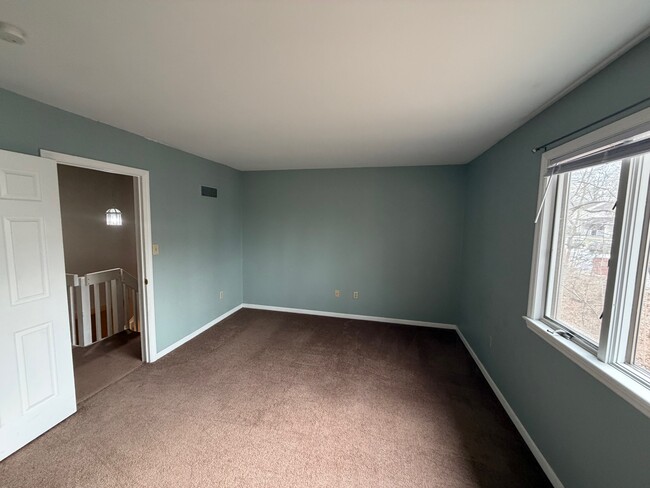 Building Photo - 7 Lenape Ln