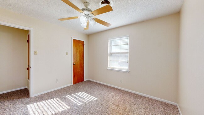 Building Photo - SPACIOUS HOUSE FOR RENT!!!