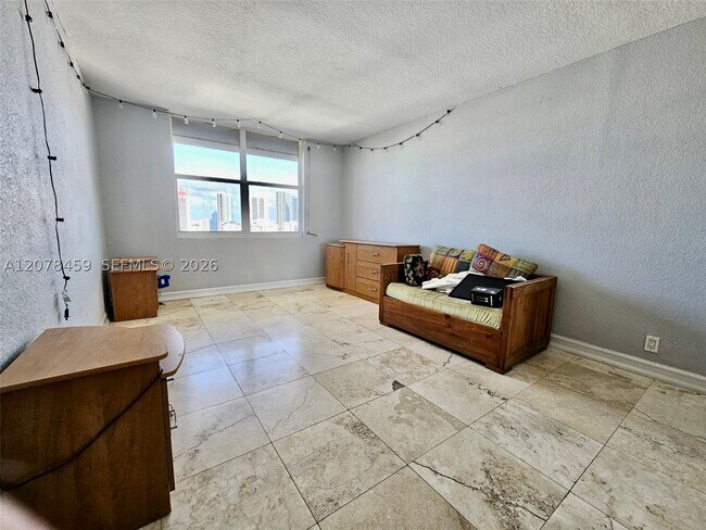 Building Photo - 427 Golden Isles Dr