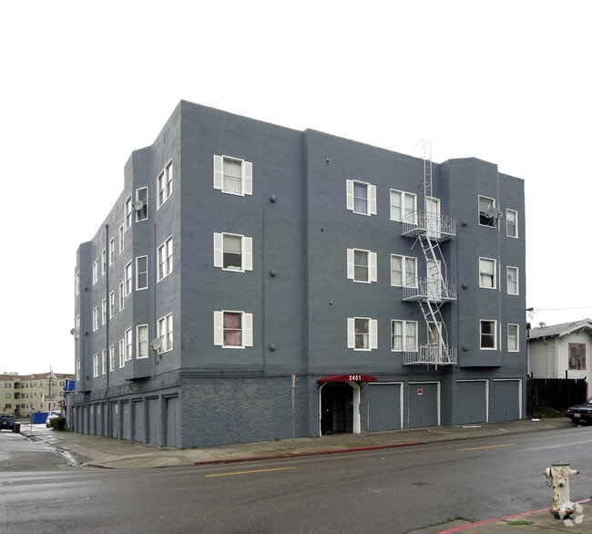 Building Photo - 2451 Seminary Ave