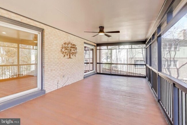 Building Photo - 4001 N Ridgeview Rd