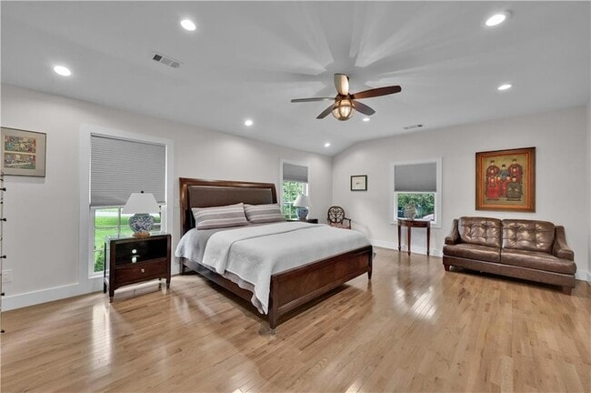 Building Photo - 225 Jayne Ellen Way