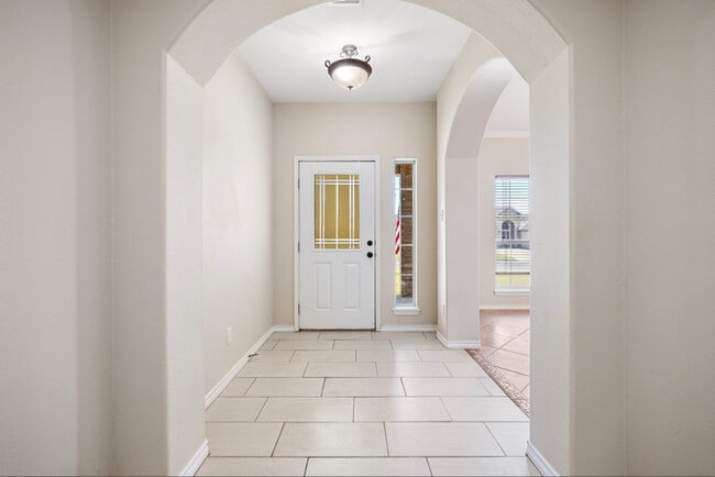 Building Photo - 2529 Windrose Dr