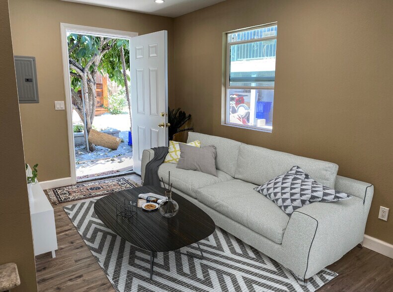 Building Photo - 824 Coronado Ter