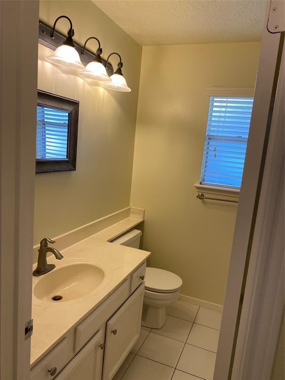 Building Photo - 3118 Lake Stream Dr