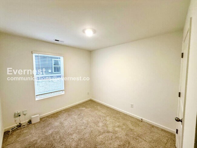 Building Photo - 241 Koslin Lp