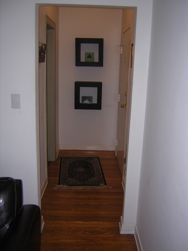 Building Photo - 2028 Beachwood Dr