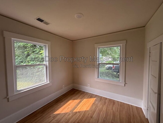 Building Photo - 163 Bend Farm Rd