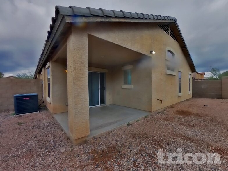 Building Photo - 2111 S 160th Ln