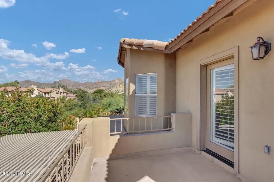 Building Photo - 13010 E Shangri La Rd