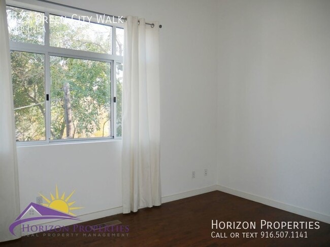 Building Photo - 523 Green City Walk