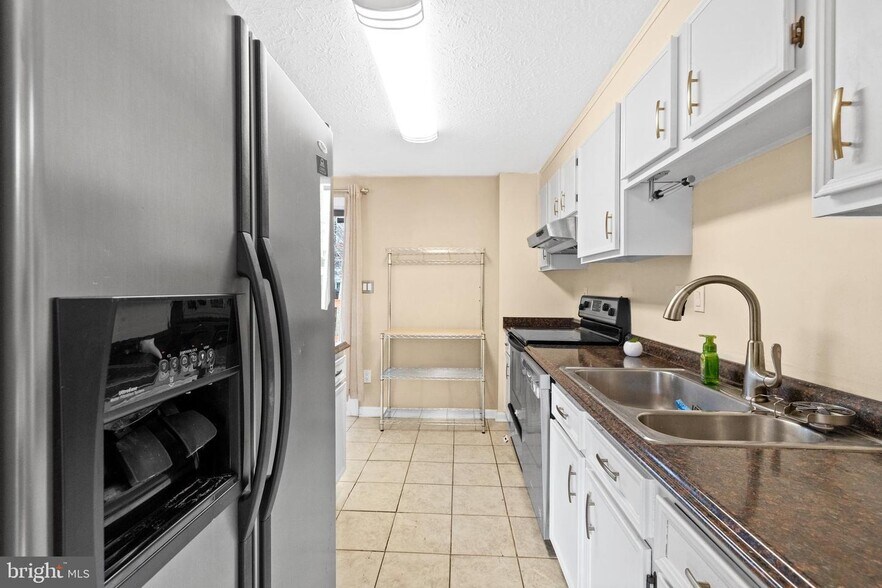 Building Photo - 8469 Rippled Creek Ct