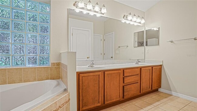 Building Photo - 774 Princeton Dr