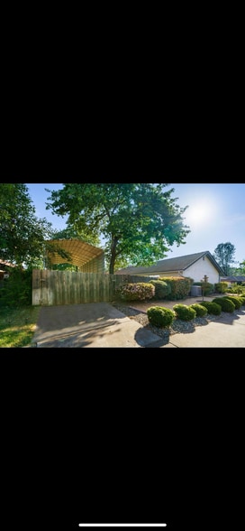 Building Photo - 3513 Somerset Ave