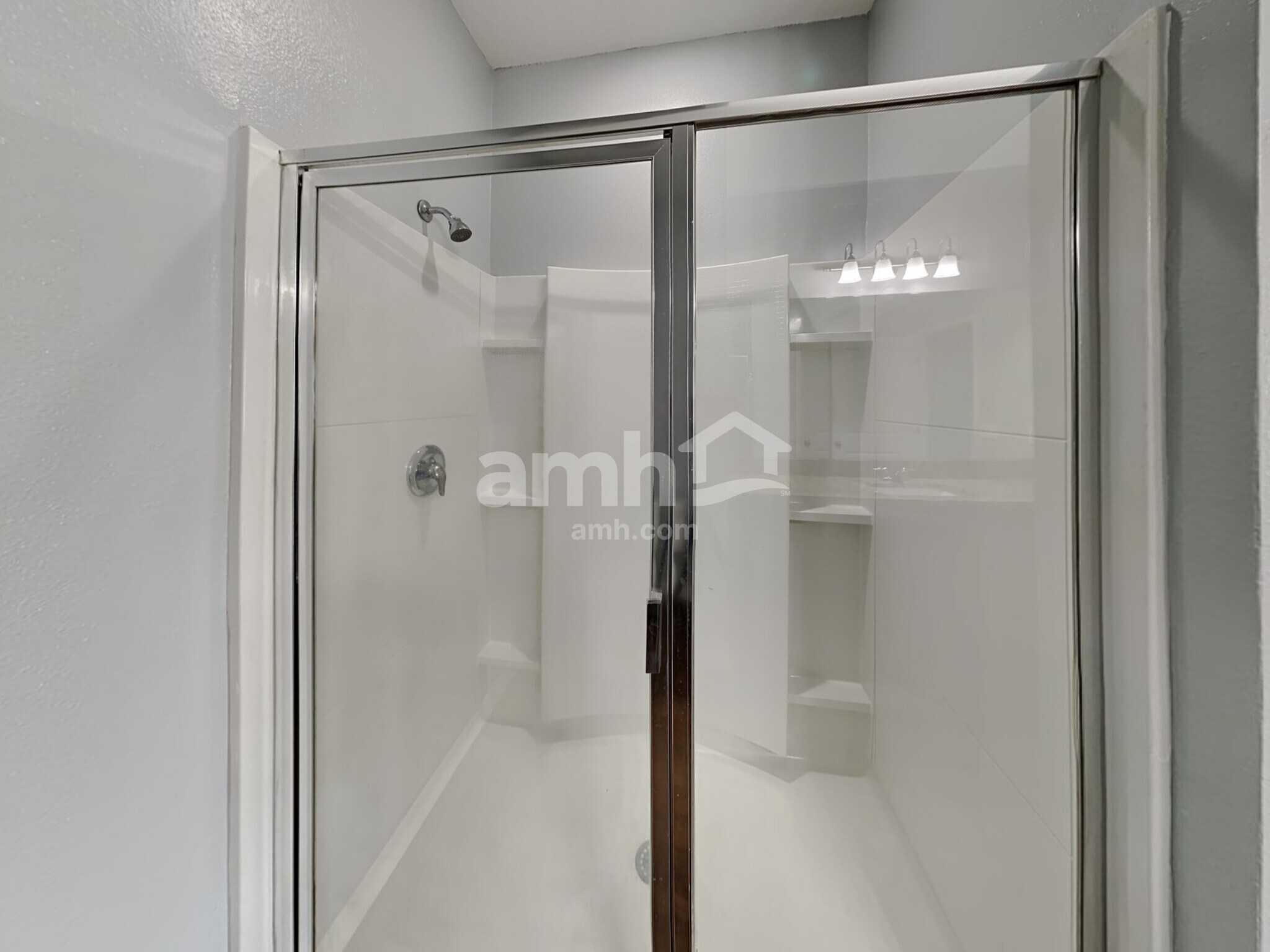 Building Photo - 4890 St James Ln