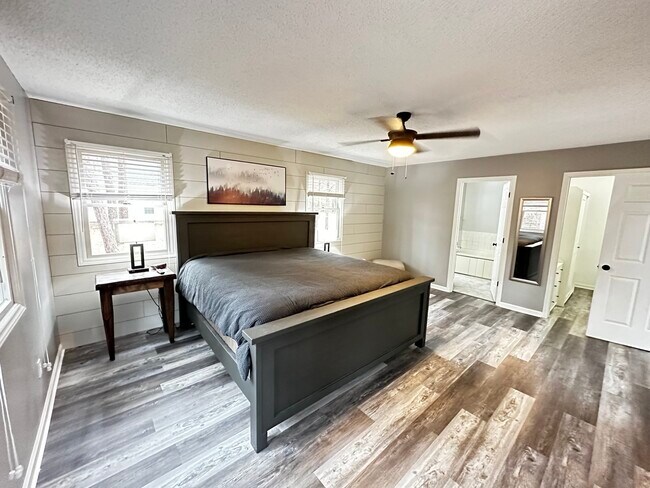 Building Photo - 440 Lobelia Dr