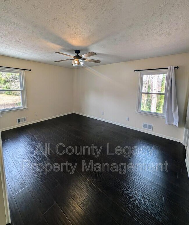 Building Photo - 1200 Creekwood Cove