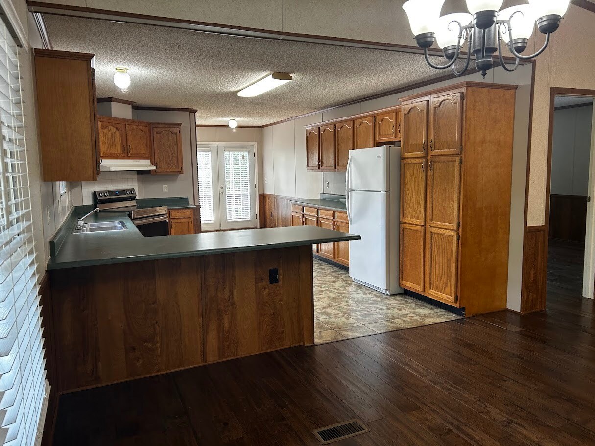 Building Photo - 176 Ware Trl