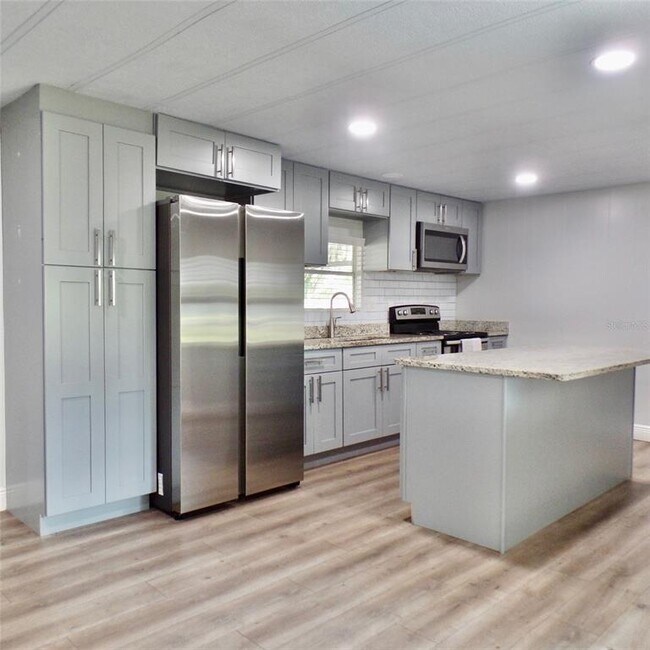 Building Photo - 4637 Fox Ridge Blvd