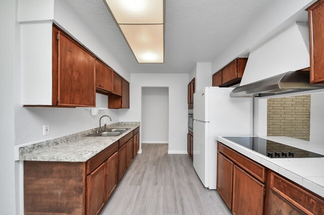 Building Photo - 4710 Lotus St